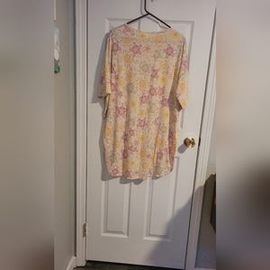 LulaRoe L women's oversized shirt